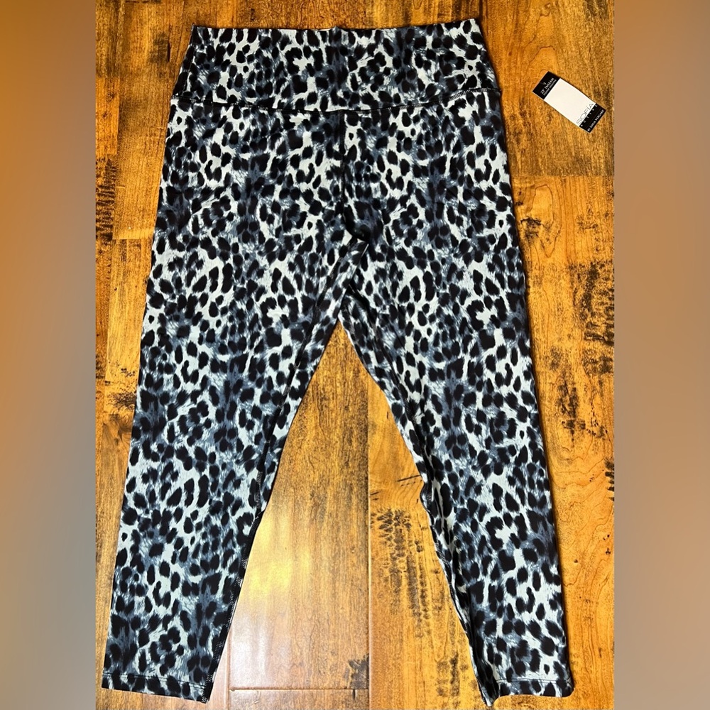 Sofia Vergara 23”Studio Leggings